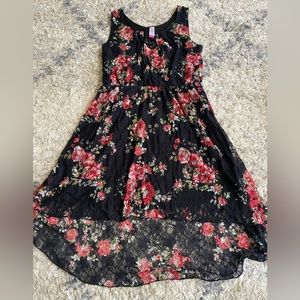 No Boundaries Juniors hi-low lace dress. Size 11/13 Large
